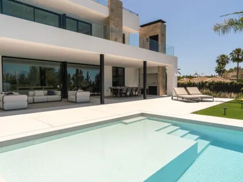 Villa Elba - Frontline Golf Renovated Luxury Villa in Los Naranjos, Nueva Andalucía
