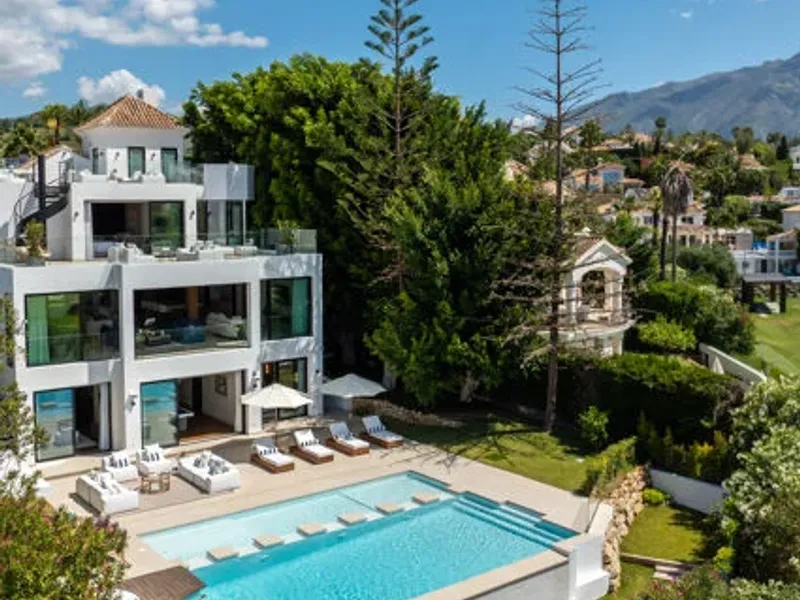 Isla Brisa - Incredible Frontline Golf Modern House in Las Brisas, Nueva Andalucía, Marbella
