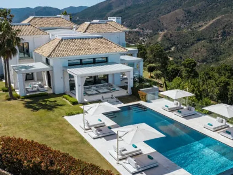 Casa Olea - Brand-New Contemporary Villa with Sea Views in La Zagaleta