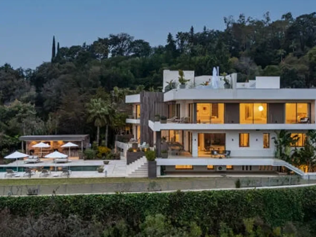 Casa Olea - Brand-New Contemporary Villa with Sea Views in La Zagaleta