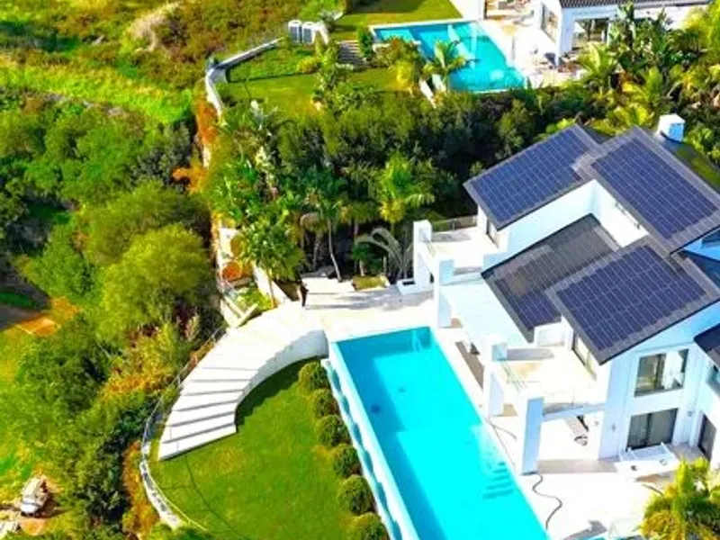 Villa Quantum - Luxury 6-Bedroom Villa with Sea & Golf Views in Los Flamingos