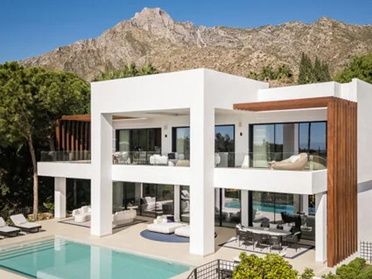 Villa Serenata - Elegant Mediterranean Villa with Timeless Charm in Sierra Blanca, Marbella’s Golden Mile