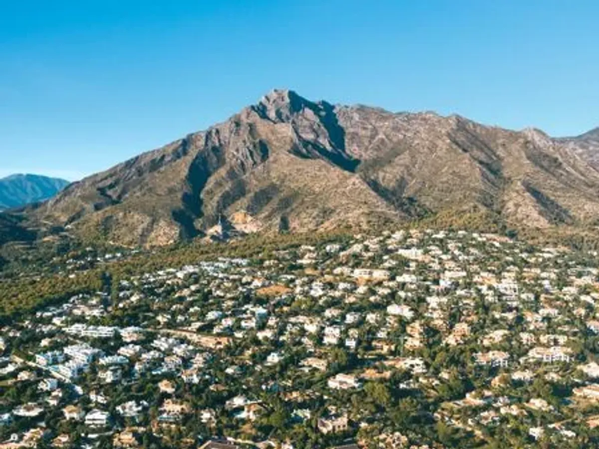 Villa Serenata - Elegant Mediterranean Villa with Timeless Charm in Sierra Blanca, Marbella’s Golden Mile