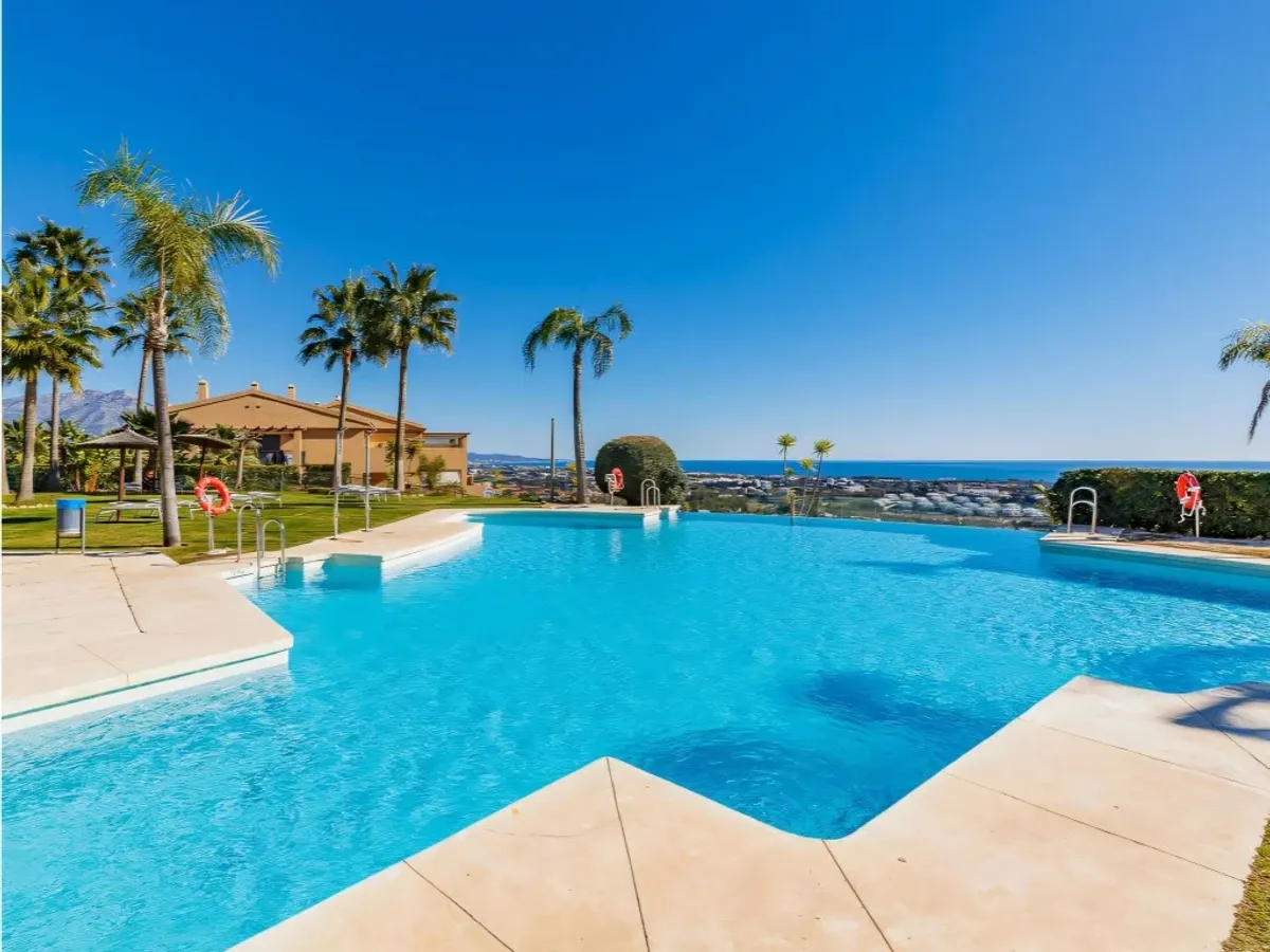 2 bedroom apartment for sale in Señorio del Hacienda de Cifuentes, Benahavís on the Costa del Sol