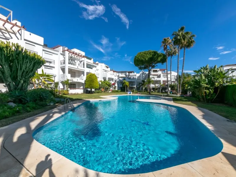 Estepona, New golden mile - Lovely 3 bedroom apartment for long term rental in Urbanization Sun Beach