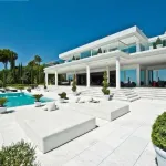 Luxury Marbella villa available for weekly rent with stunning views to the sea. 1