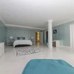 Luxury Marbella villa available for weekly rent with stunning views to the sea. 6