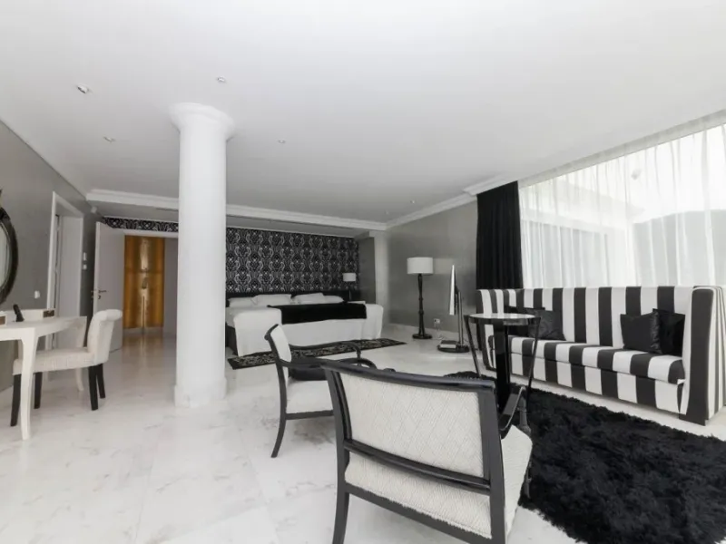 Luxury Marbella villa available for weekly rent with stunning views to the sea.