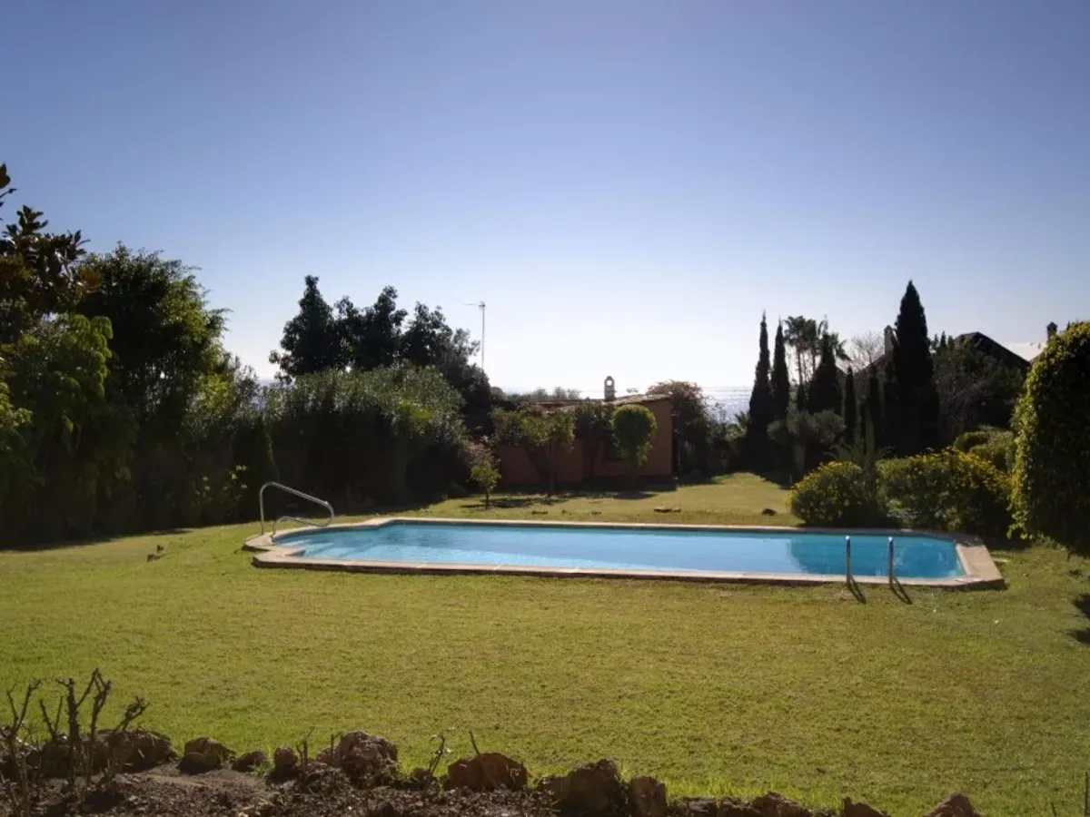 Cascadas de Camojan - Discreet Cortijo style home in one of Marbella's most prestigious locations.