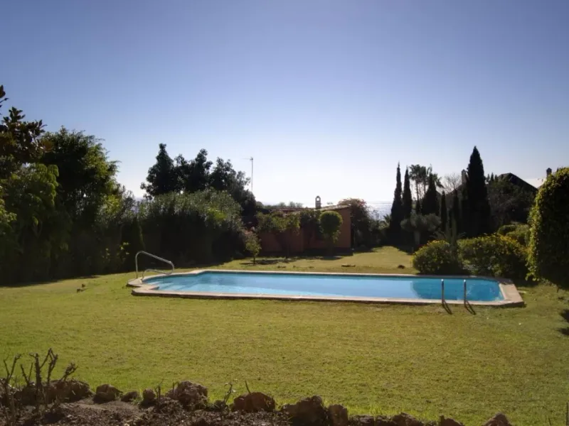 Cascadas de Camojan - Discreet Cortijo style home in one of Marbella's most prestigious locations.