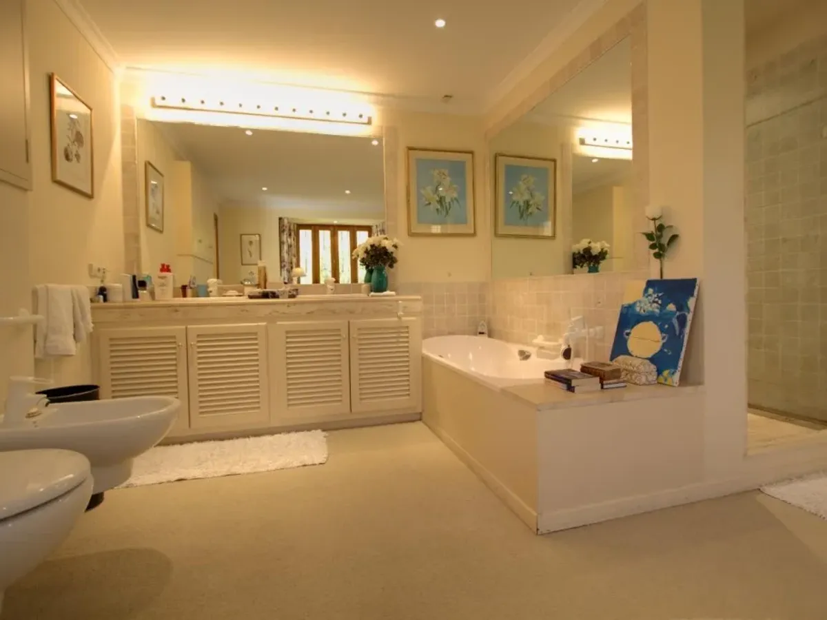 Cascadas de Camojan - Discreet Cortijo style home in one of Marbella's most prestigious locations.