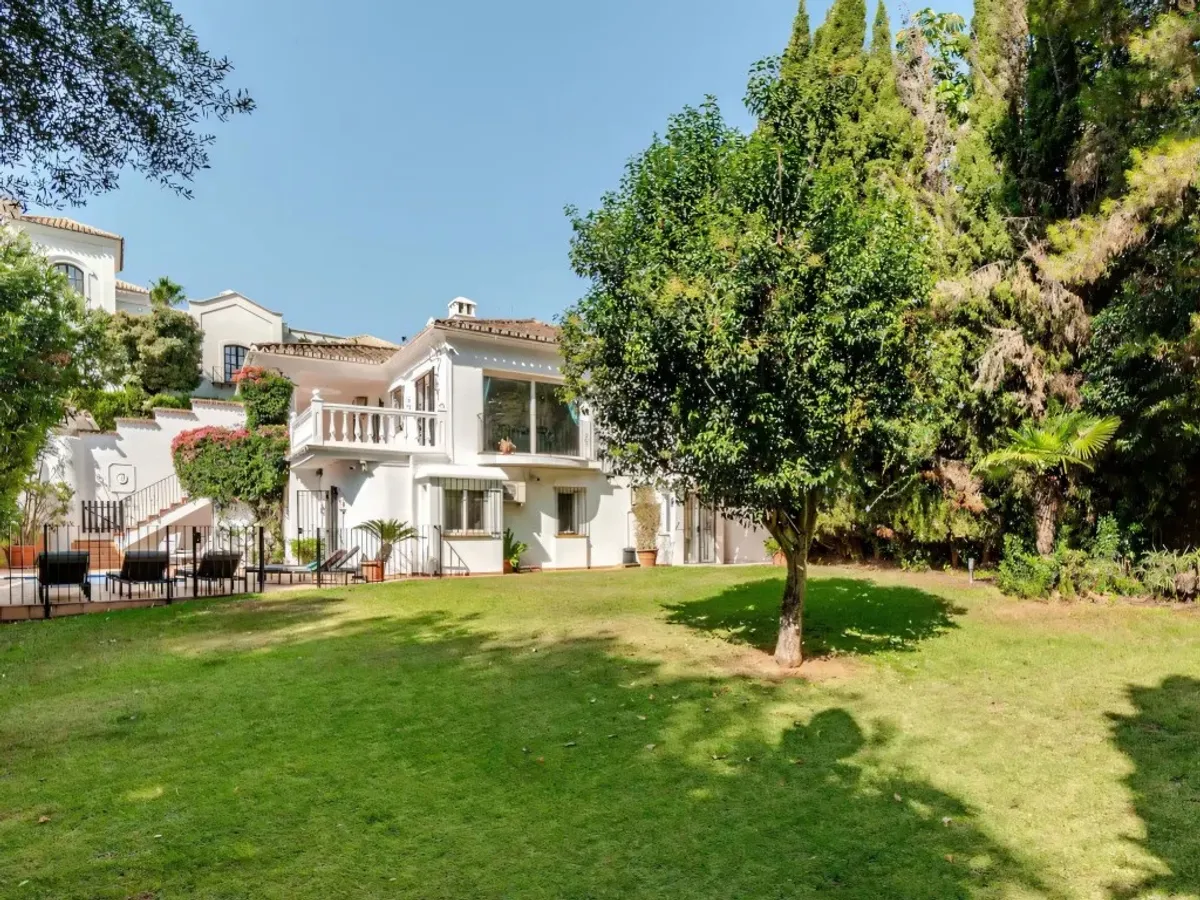 4 bedroom villa for sale in Nagüeles, Marbella on the Costa del Sol