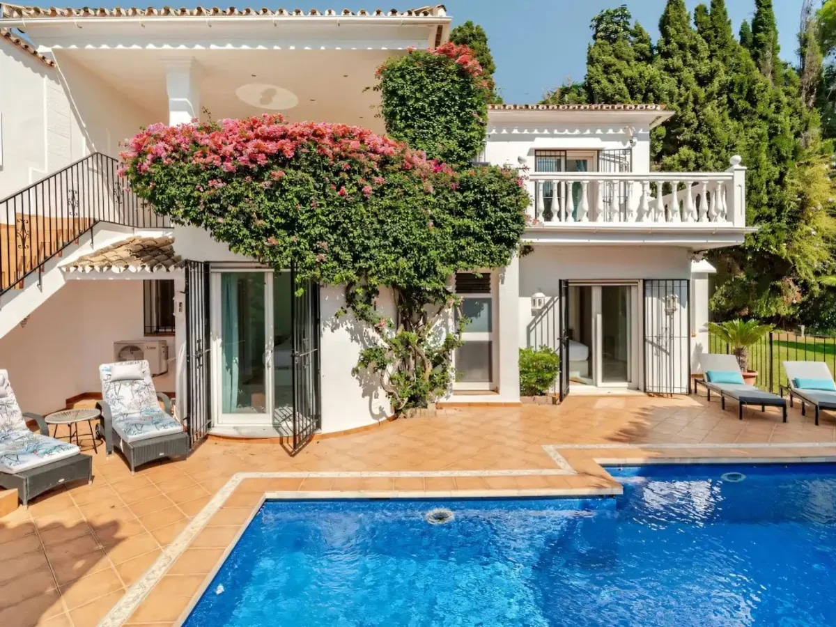 4 bedroom villa for sale in Nagüeles, Marbella on the Costa del Sol