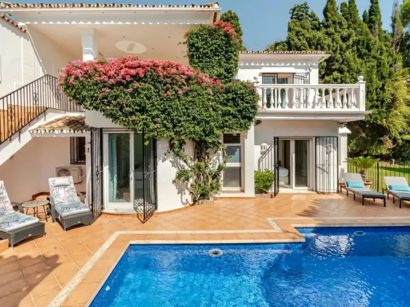 4 bedroom villa for sale in Nagüeles, Marbella on the Costa del Sol