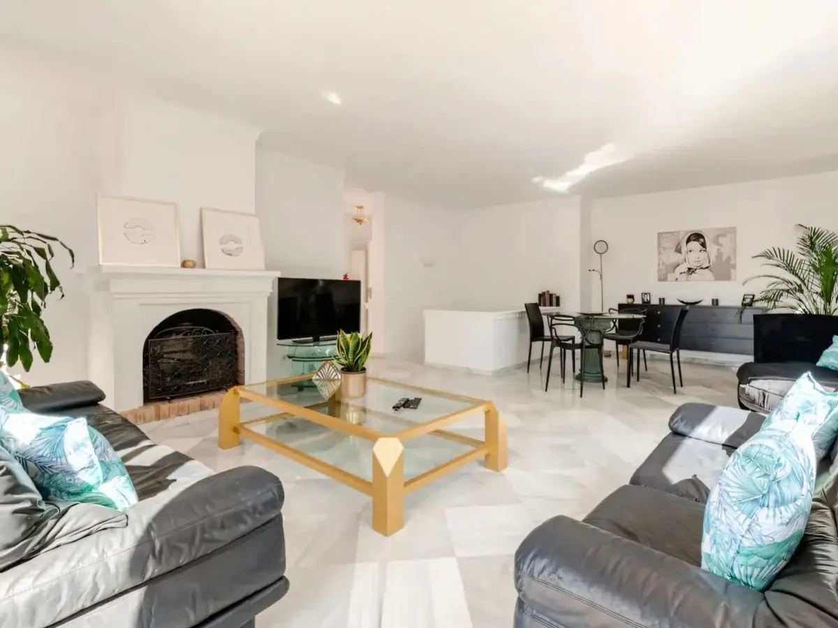 4 bedroom villa for sale in Nagüeles, Marbella on the Costa del Sol