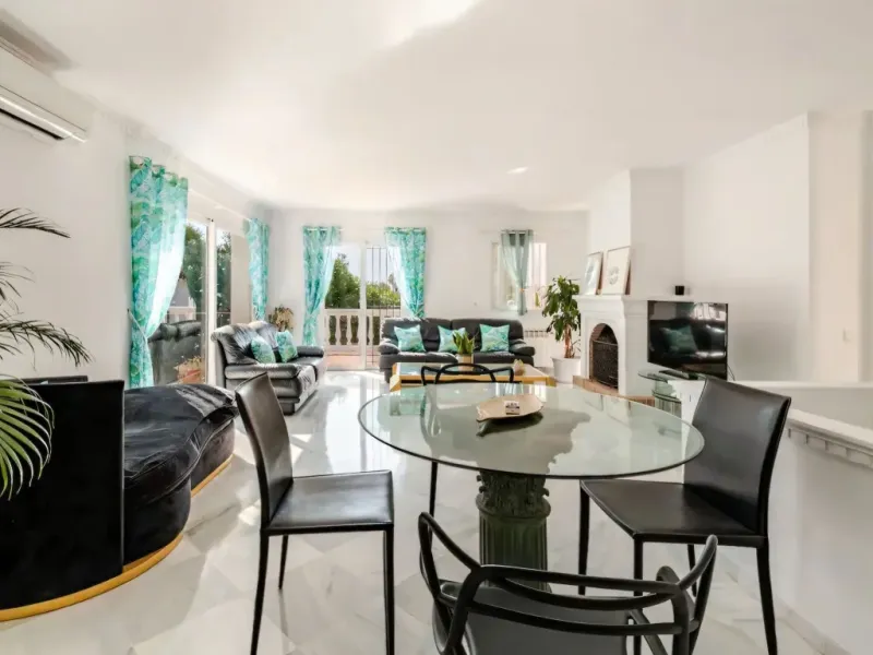 4 bedroom villa for sale in Nagüeles, Marbella on the Costa del Sol