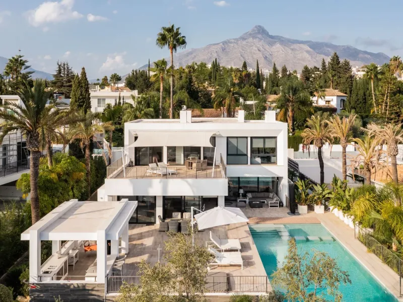 Detached Villa in Las Brisas