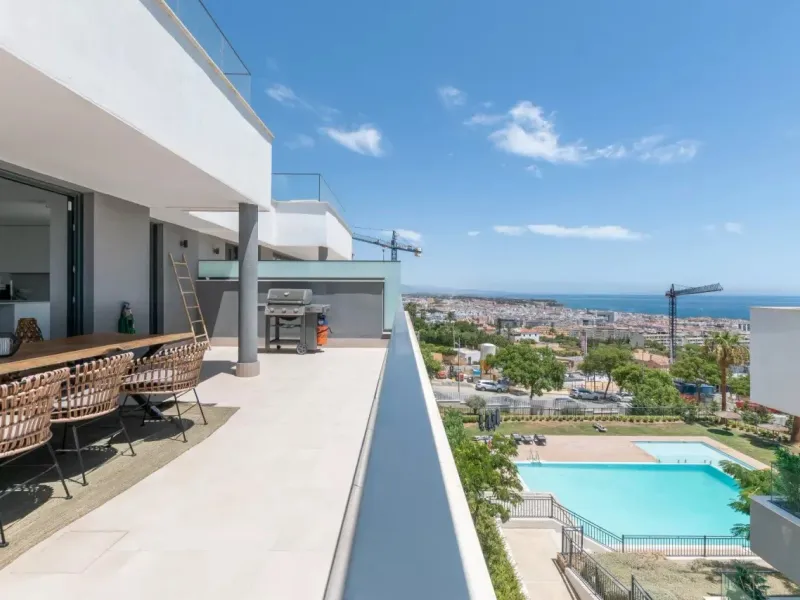 Middle Floor Apartment in Estepona