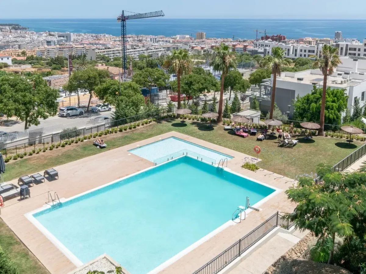 Middle Floor Apartment in Estepona