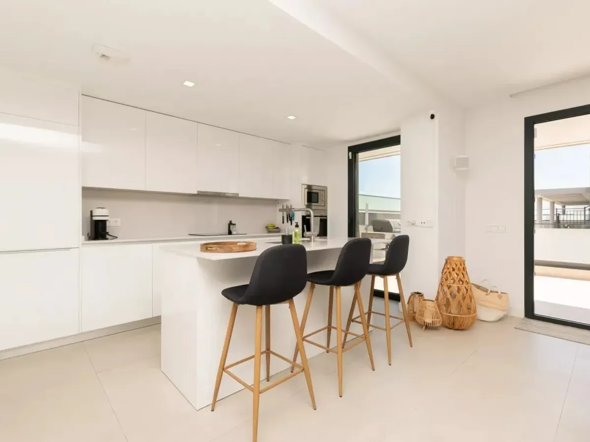 Middle Floor Apartment in Estepona