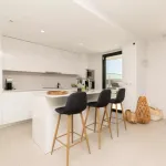 Middle Floor Apartment in Estepona 4