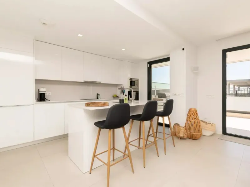 Middle Floor Apartment in Estepona