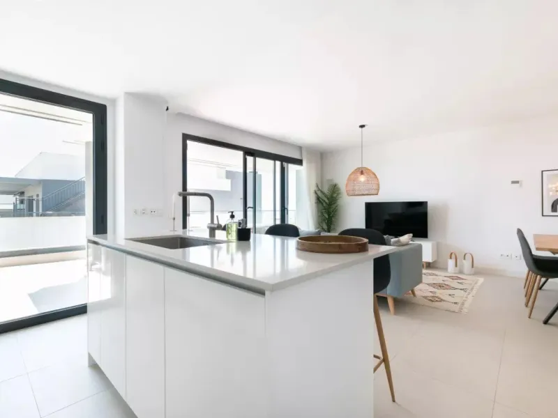 Middle Floor Apartment in Estepona