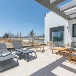 Middle Floor Apartment in Estepona 14