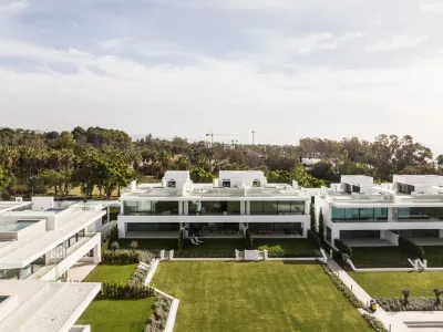 Semi-Detached House in The Golden Mile