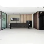 Semi-Detached House in The Golden Mile 3