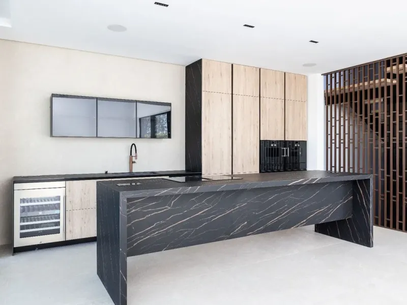 Semi-Detached House in The Golden Mile