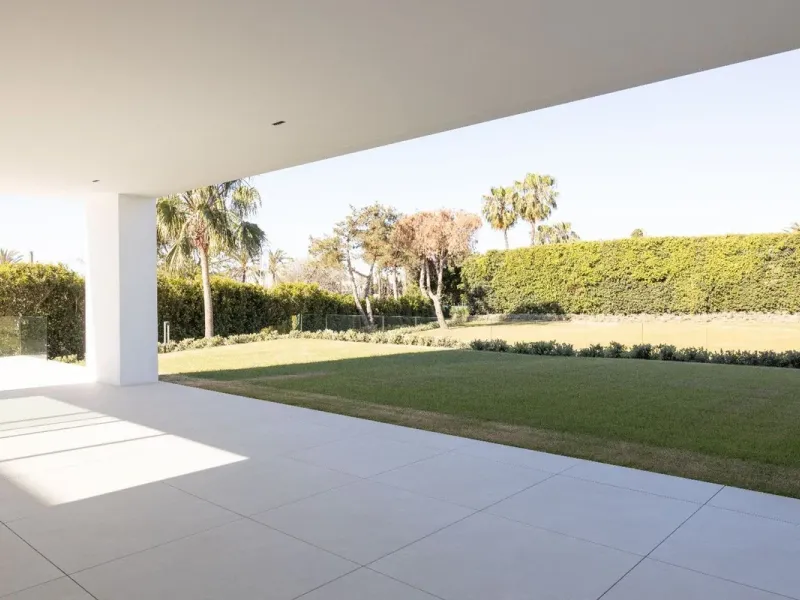 Semi-Detached House in The Golden Mile