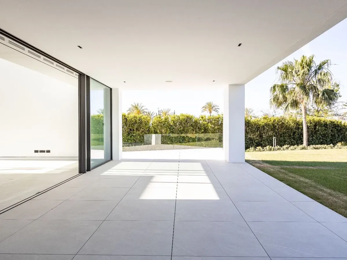 Semi-Detached House in The Golden Mile