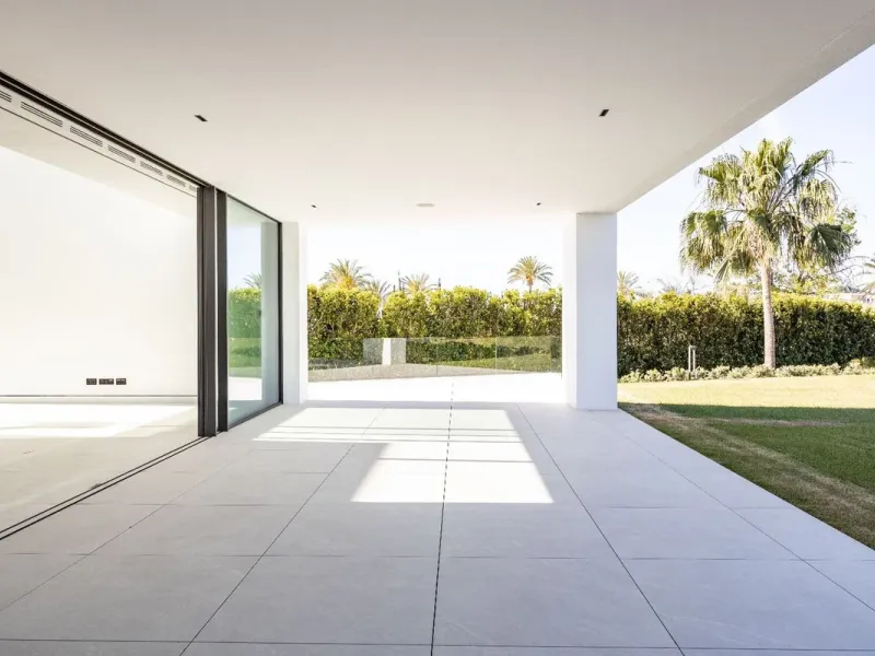 Semi-Detached House in The Golden Mile