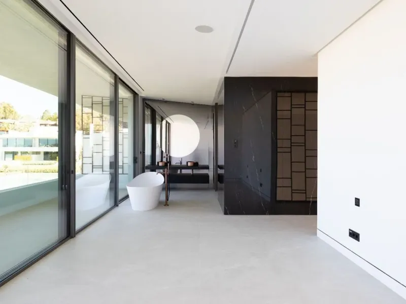 Semi-Detached House in The Golden Mile