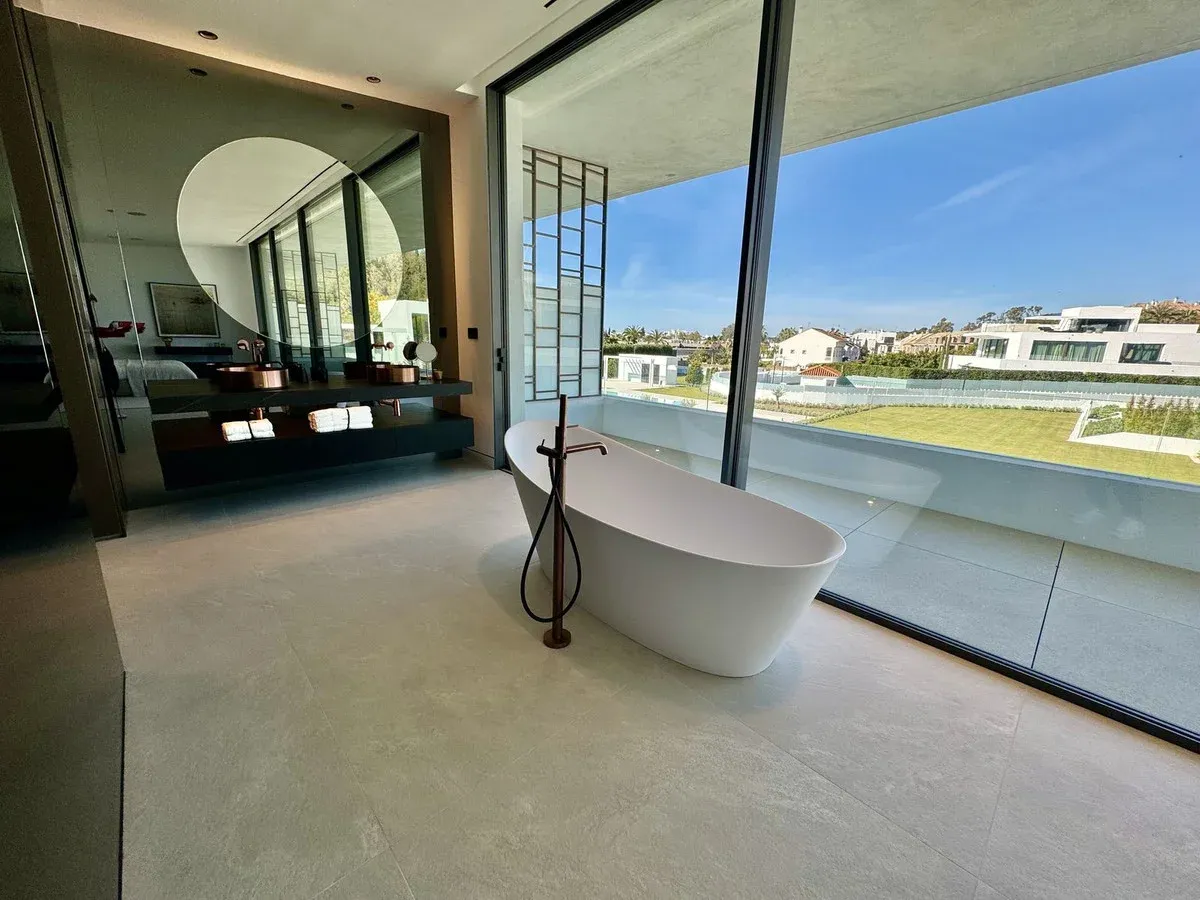 Semi-Detached House in The Golden Mile