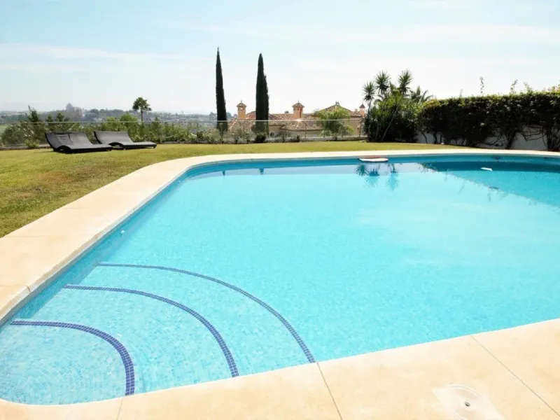 Detached Villa in El Paraiso