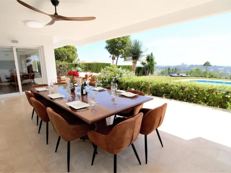 Detached Villa in El Paraiso