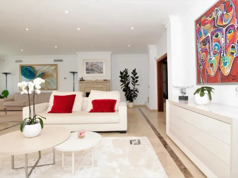 Detached Villa in El Paraiso