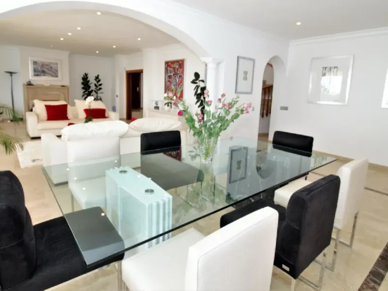 Detached Villa in El Paraiso