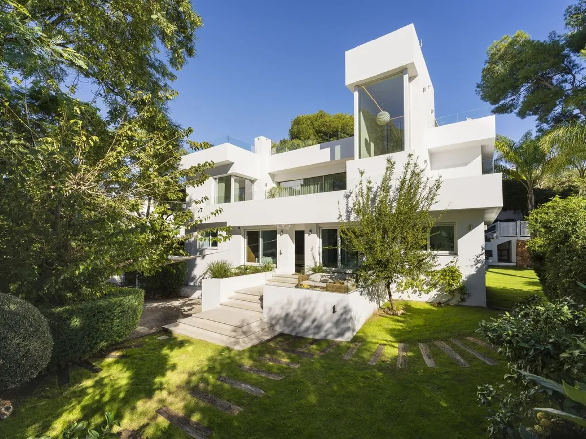Detached Villa in Nueva Andalucía