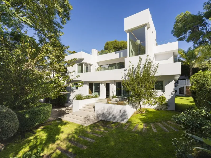 Detached Villa in Nueva Andalucía