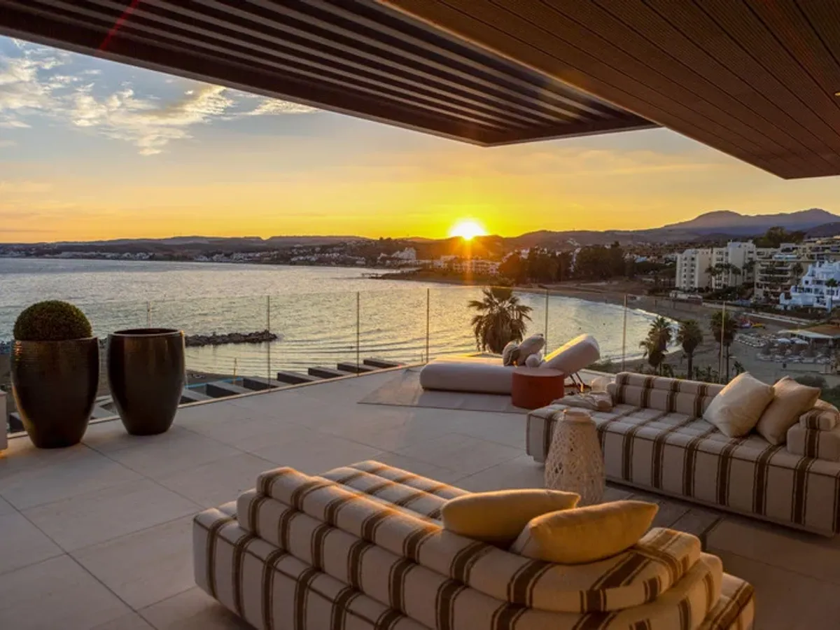 Middle Floor Apartment in Estepona