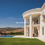 Detached Villa in Hacienda Las Chapas 2