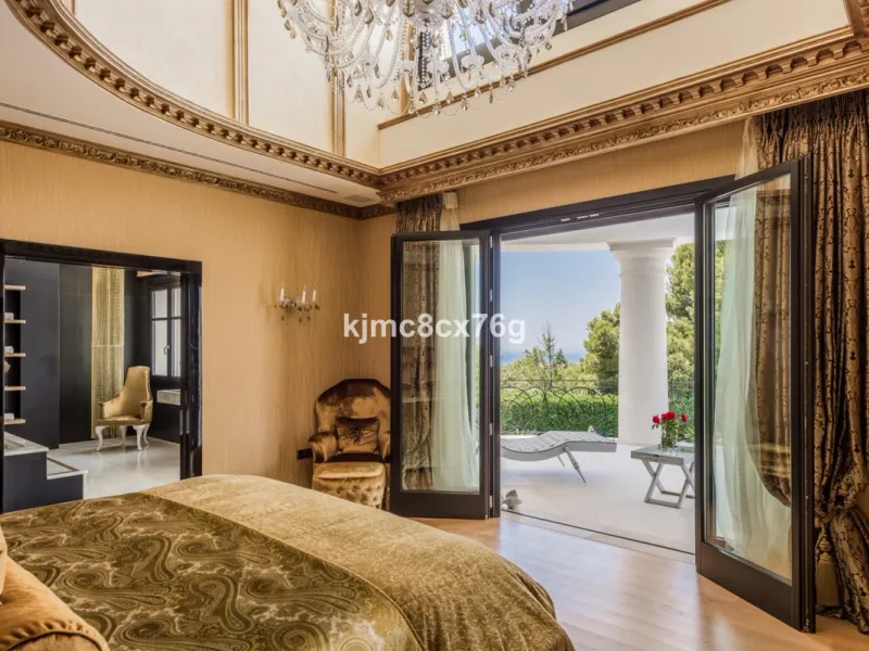 Detached Villa in Hacienda Las Chapas