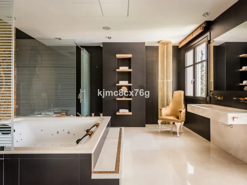 Detached Villa in Hacienda Las Chapas