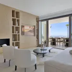 Middle Floor Apartment in Estepona 3