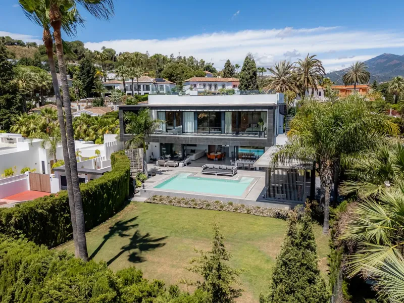 Detached Villa in Nueva Andalucía
