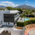 Detached Villa in Nueva Andalucía 4