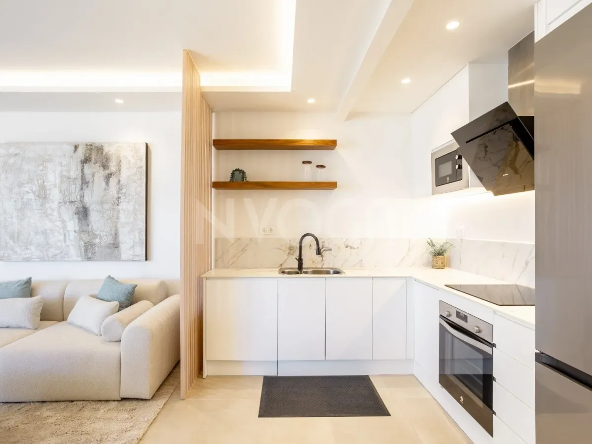 Boutique apartment with panoramic sea views located on the beachfront of Marbella 590.000 €